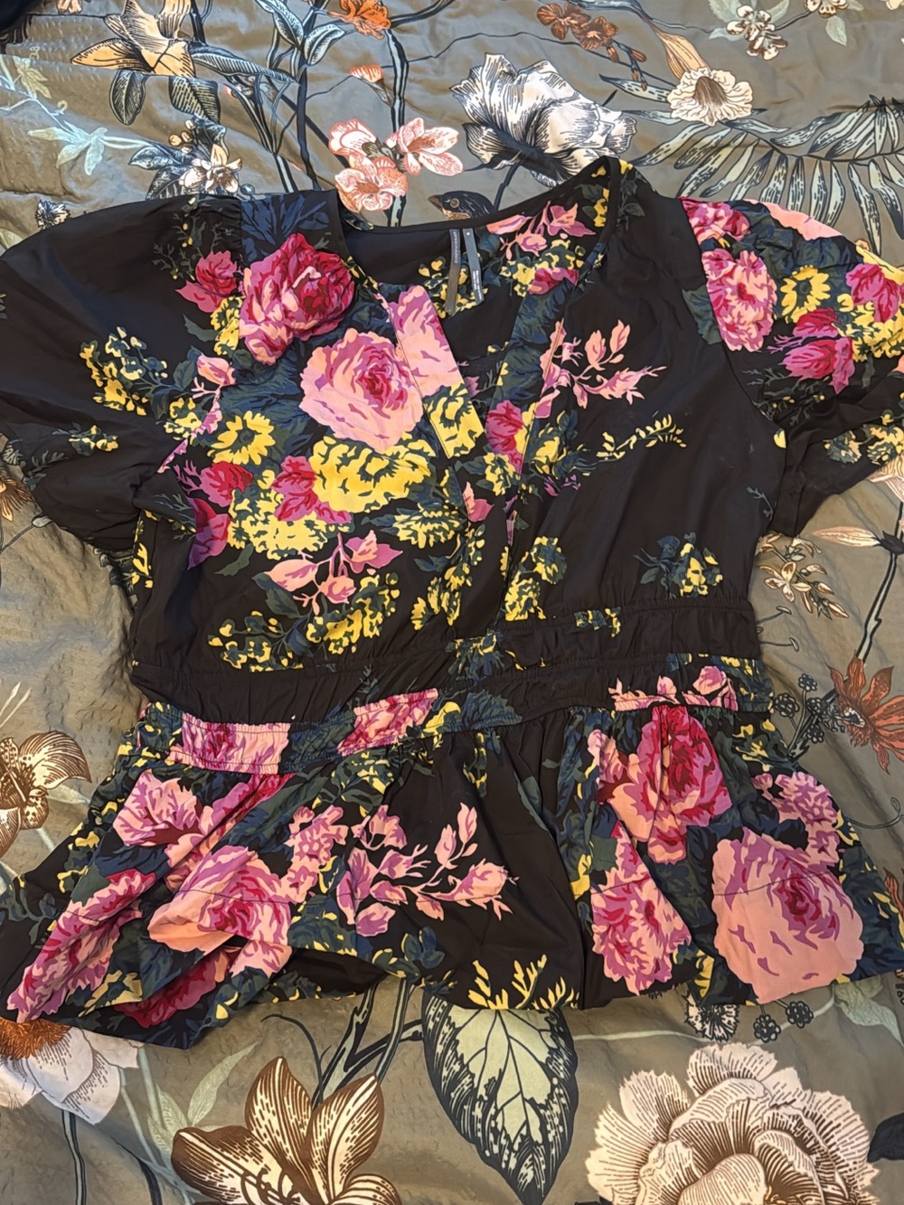Anthropologie somerset Floral V-Neck Peplum Blouse with Pink & Yellow Flowers